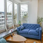 Downtown - Large, Quiet Private 