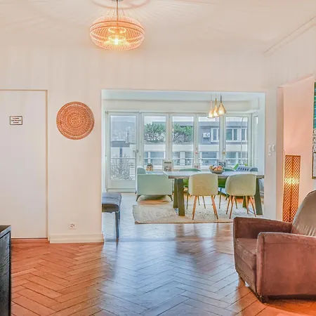 Downtown - Large, Quiet Private 