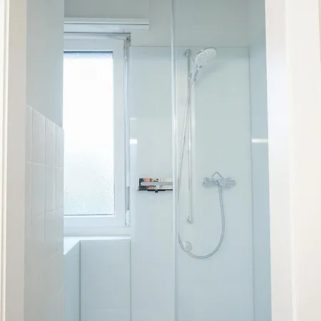 Downtown - Large, Quiet Private 