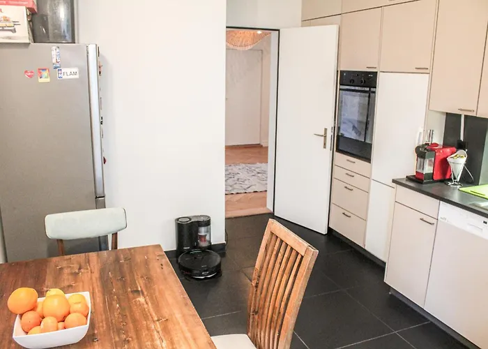 Downtown - Large, Quiet Private 