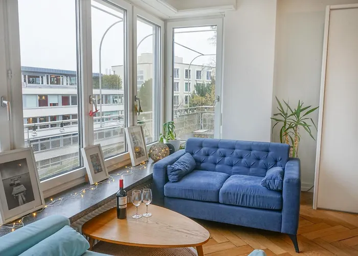 Downtown - Large, Quiet Private 