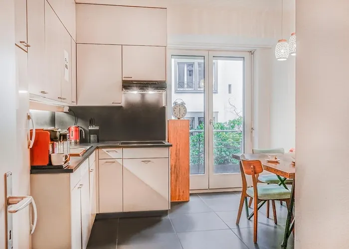 Large, Quiet Private 