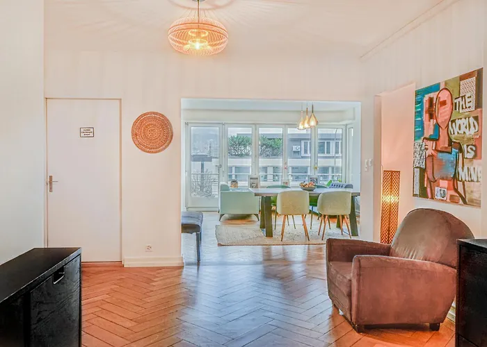 Downtown - Large, Quiet Private 