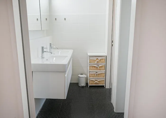 Large, Quiet Private 