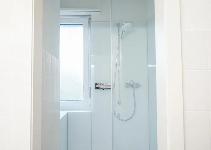 Large, Quiet Private 