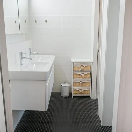 Enge Station - Private Jura *