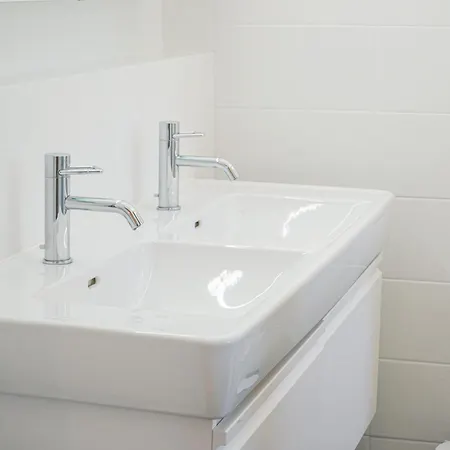 Large, Quiet Private 