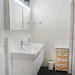 Downtown - Large, Quiet Private 